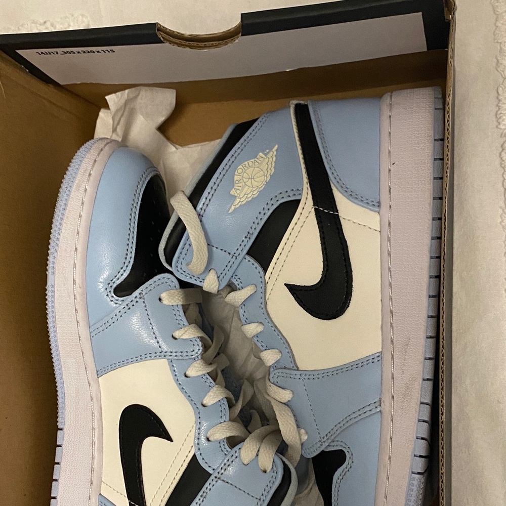 Nike Air Jordan 1 Mid - Light Blue and Black